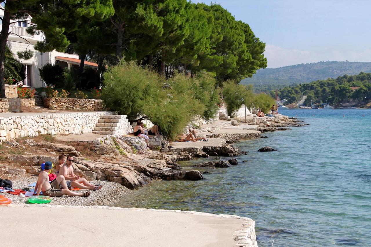 Apartments By The Sea Bobovisca Na Moru, Brac - 5682 Lozisce Exterior photo