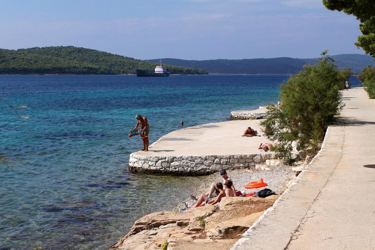 Apartments By The Sea Bobovisca Na Moru, Brac - 5682 Lozisce Exterior photo
